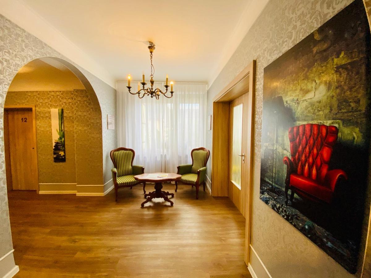 Gaestehaus Am Kurpark Hotel Garni Horn-Bad Meinberg Eksteriør bilde