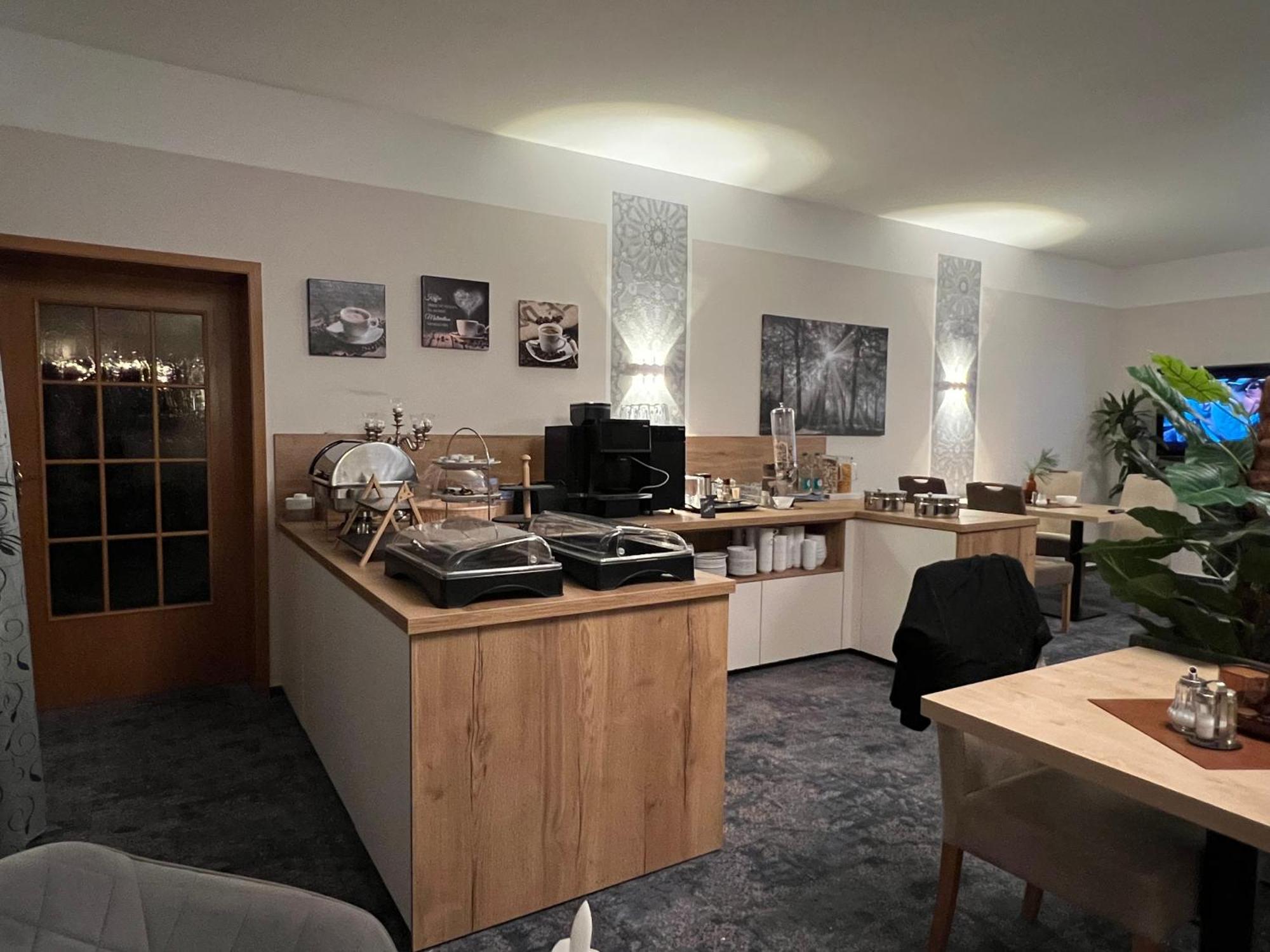 Gaestehaus Am Kurpark Hotel Garni Horn-Bad Meinberg Eksteriør bilde